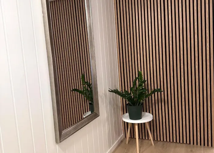 Apartment Modern 2-bedroom - Sleeps 6 - Near Nature & Northern Lights *
