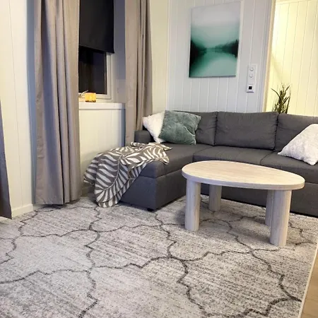 Modern 2-bedroom - Sleeps 6 - Near Nature & Northern Lights * Τρόμσο